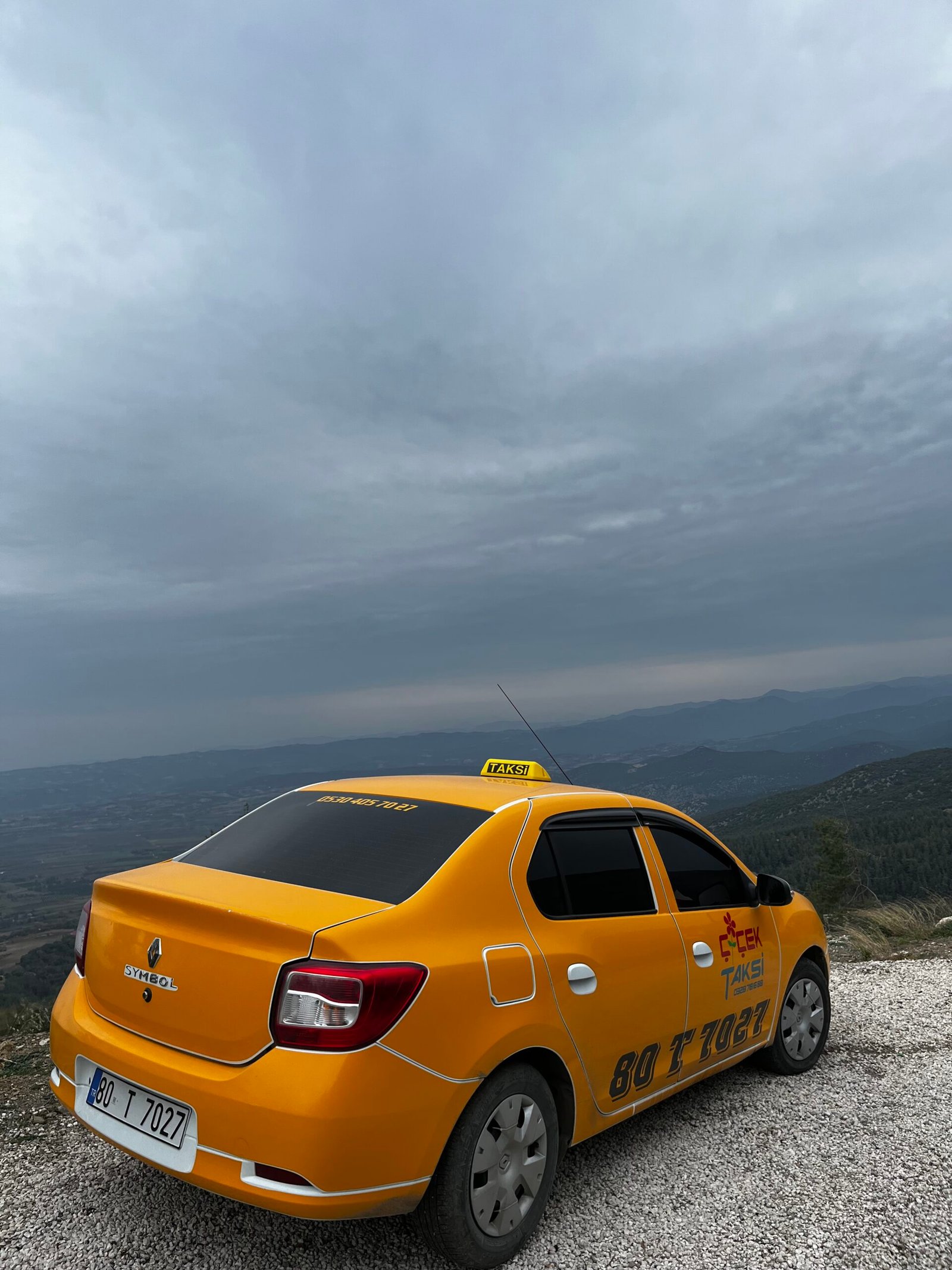 Kadirli VIP Taksi sarı taksi aracı